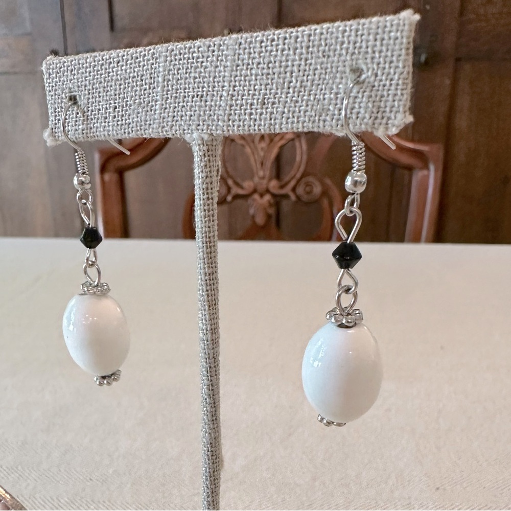 Contemporary Beaded Earring Set of 3 Pairs Dangling Black, White, Peach Bundle - Picture 8 of 9